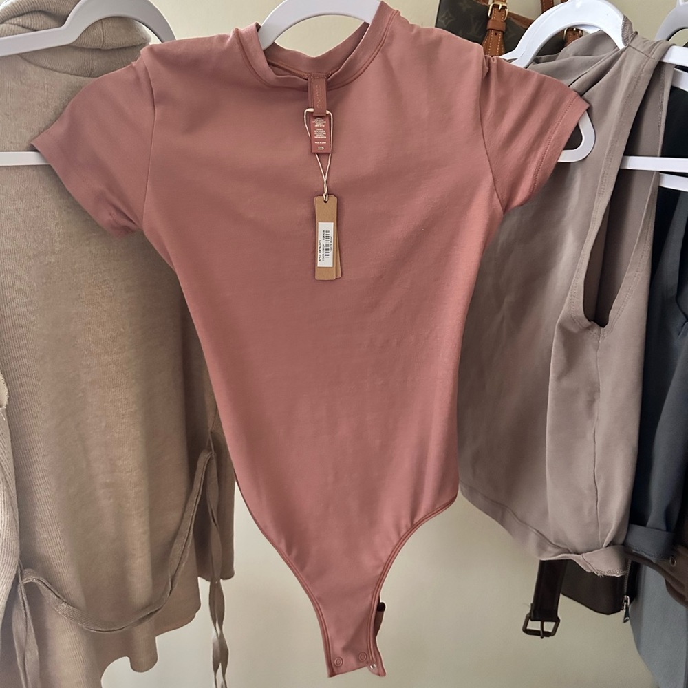 SKIMS fits everybody bodysuit in rose clay